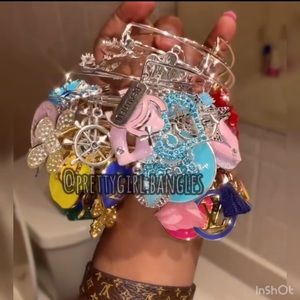 Custom Bangles 1day process 10,65$ 8charms Oneach